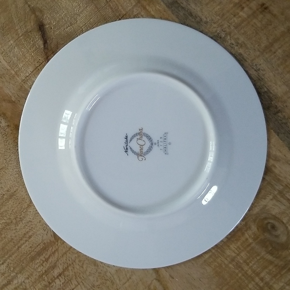 Noritake Halifax Dessert/Appetizer Plates - Set of 4 - Picture 7 of 9